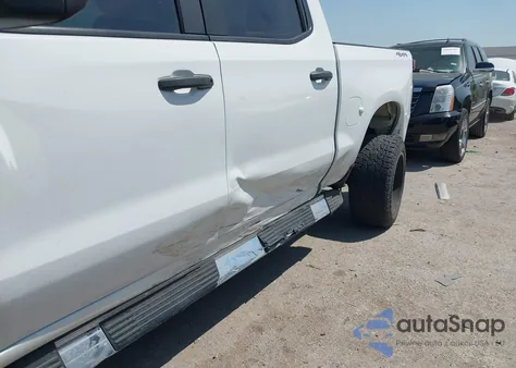 2021 Chevrolet Silverado 1500 4Wd Short Bed Custom из США, поврежденный, VIN 3GCUYBEF2MG350881